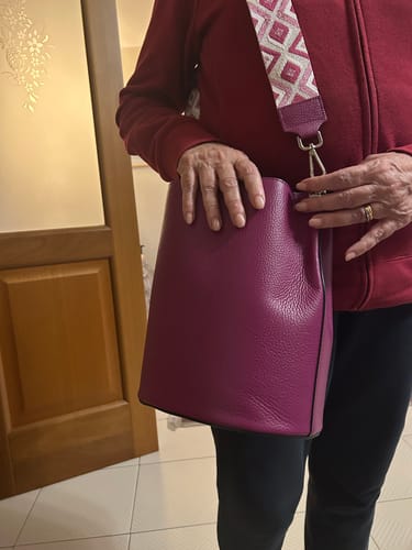 Customer photo review of GIOVANNAL - MAGENTA