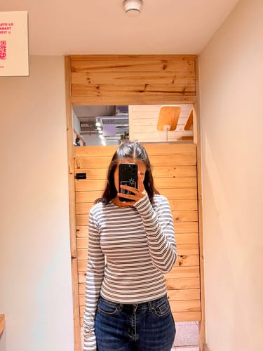 Customer photo review of Polera Manga Larga Lineas White