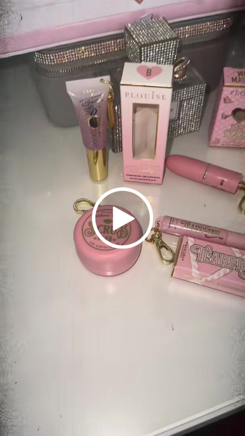 Recenzie video de la clienți pentru P.Louise Mini Keychain Tearproof Mascara 3g