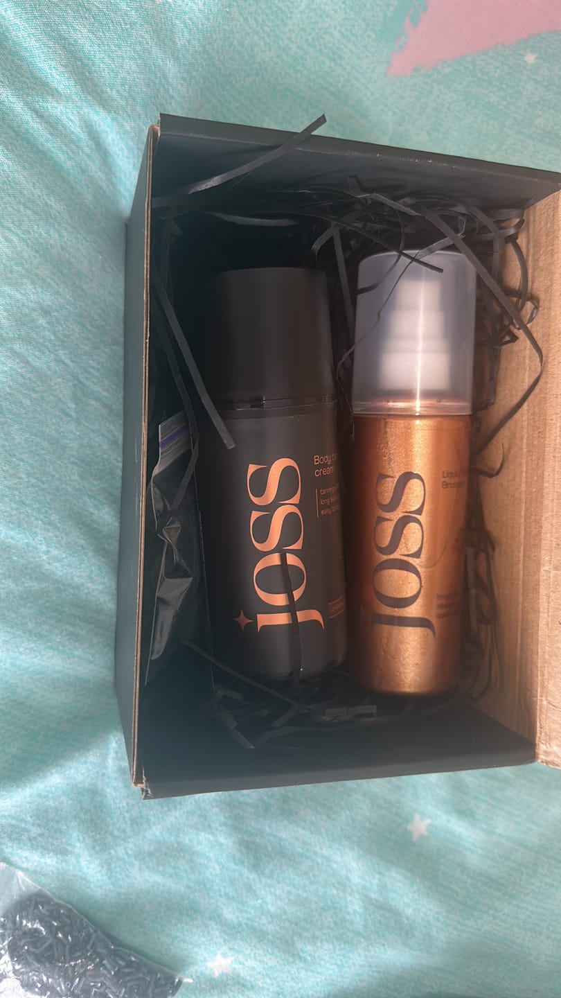 Customer photo review of Liquid bronzer - light tanning effect