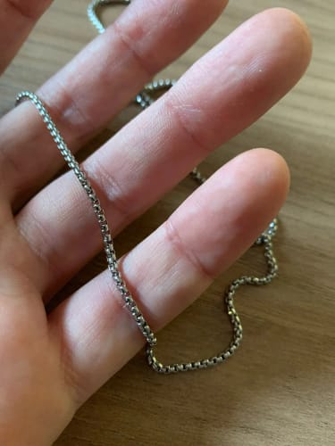 Customer photo review of Minimal Silver Box Chain - Necklace