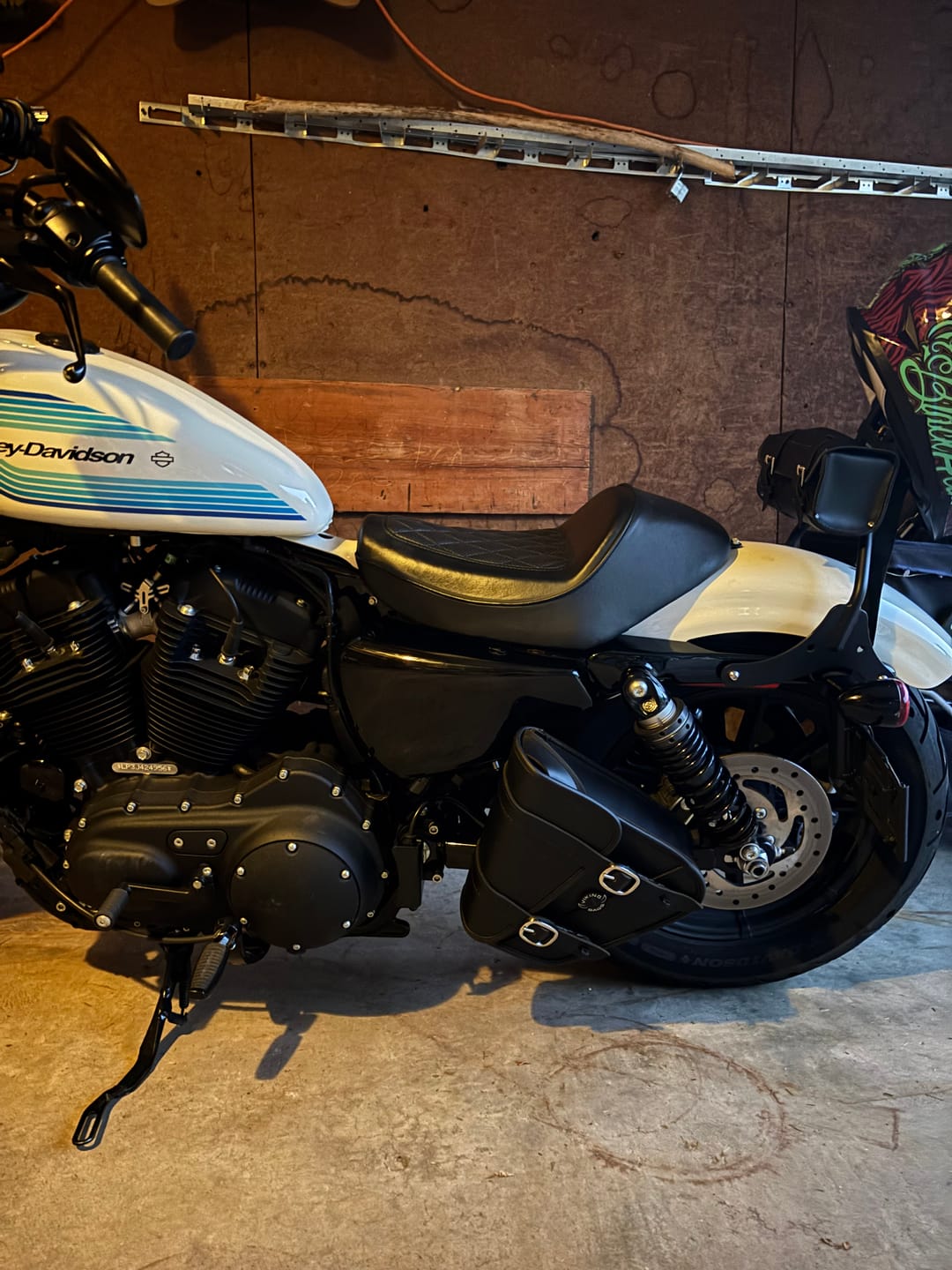 Customer photo review of 3L - Crafted Harley Sportster Specific Motorcycle Swing Arm Bag