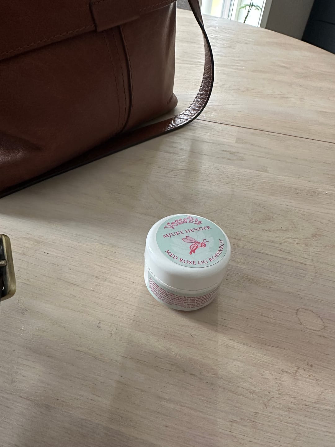 Reseña fotográfica de un cliente sobre Manos suaves - con rosa y raíz de rosa