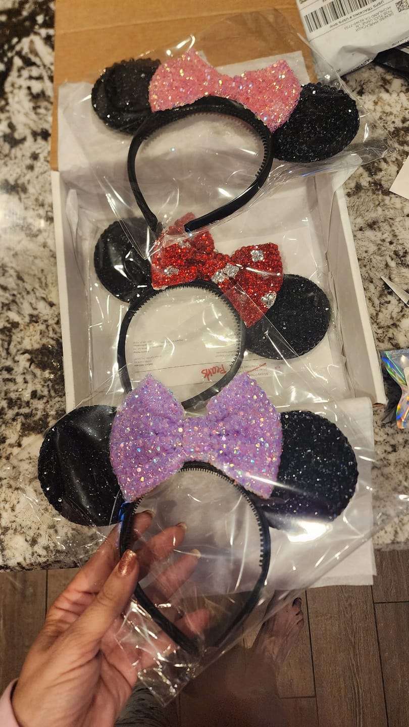 Customer photo review of Shiny Black & Minnie Mickey Ears