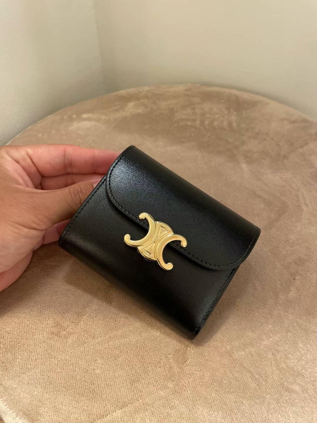 Customer photo review of 【セリーヌ】大人気スモール フラップ トリオンフ 三折り財布