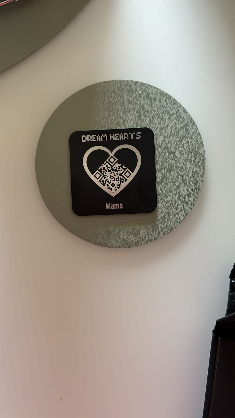 Customer photo review of DREAM HEARTS Medaille