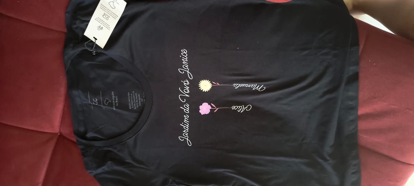 Customer photo review of Camiseta Personalizada Jardim da Vovó - PRETA - Algodão 100%