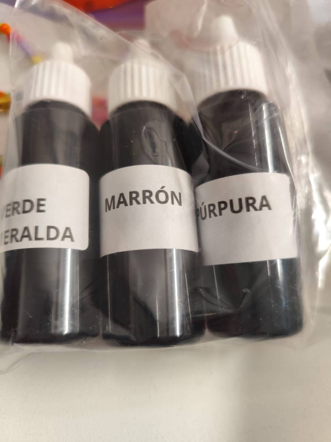 Customer photo review of Colorante líquido para velas AMARILLO