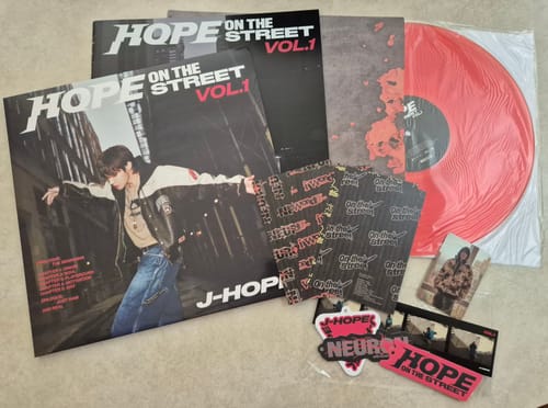 Customer photo review of BTS J-HOPE - HOPE ON THE STREET VOL.1 (VINYL)