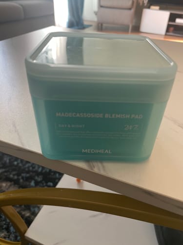 Customer photo review of [Mediheal] Madecassoside Blemish Pad 100ea