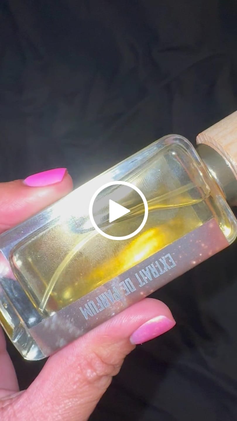 Customer video review of Silky Veil Of Santal 36