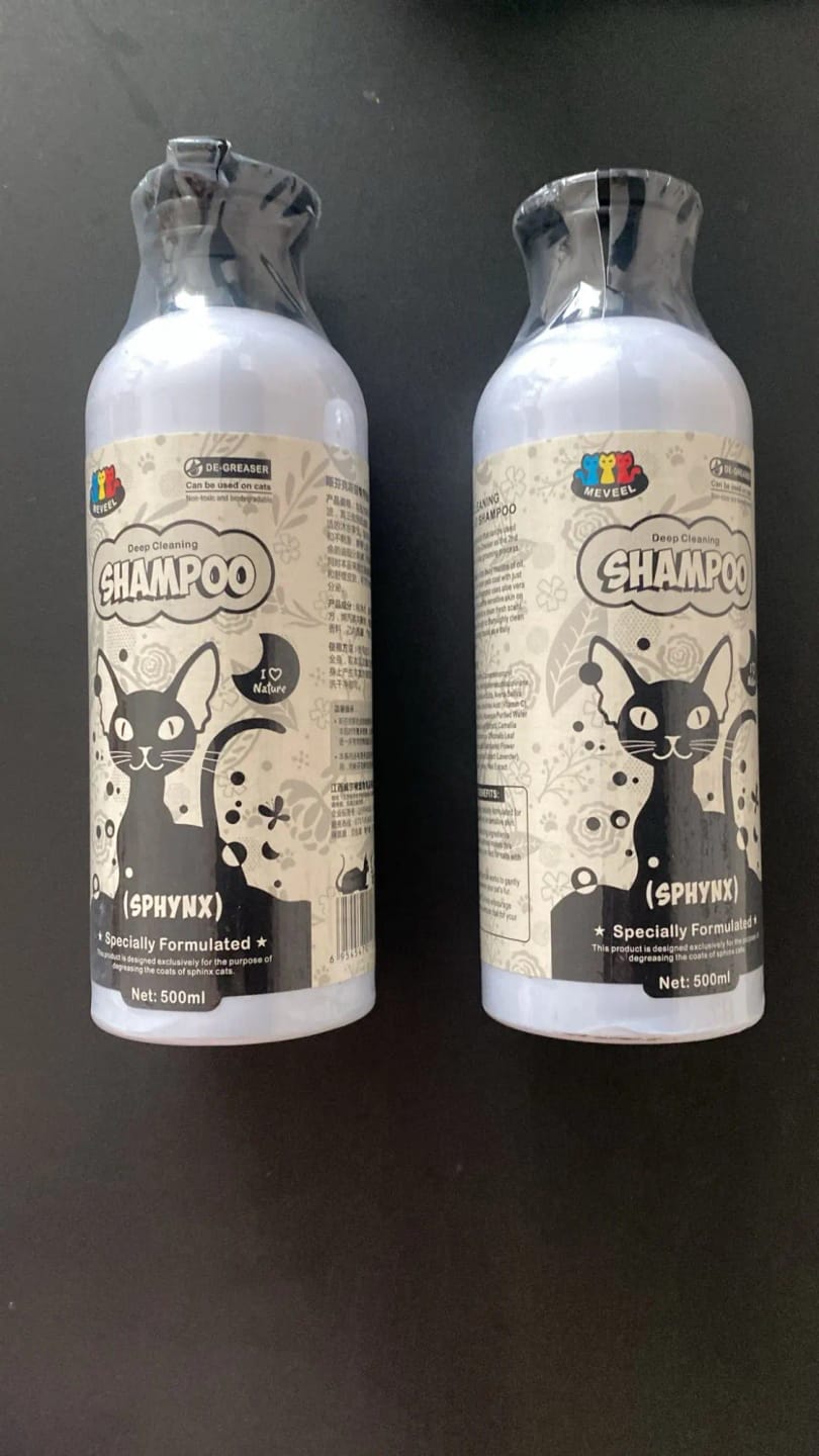 Customer photo review of 500ml Sphinx Cat Pet Shampoo Cat Shower Gel Canadian Body Wash-free Pet Cat Hairless Cat Special Body Wash-free To Control Oil