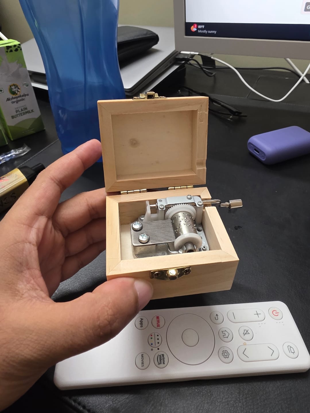 Customer photo review of Binks'Sake Vintage Wooden Music Box