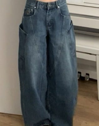 Customer photo review of Aelfric Eden  Baggy Barrel Big Pocket Jeans