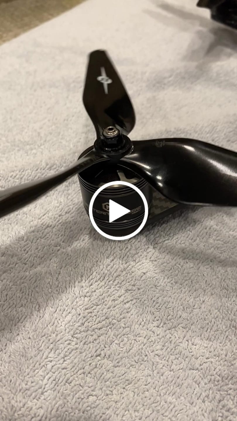 Customer video review of 3MR Series - 3-Blade 8x4.1 Propeller (CW) Rev./Pusher Black