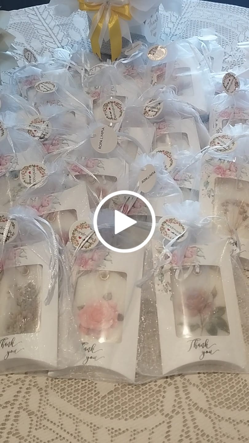 Customer video review of Fragancia ROSA