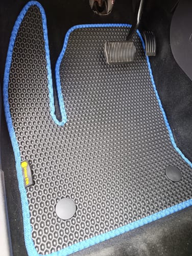 Dorota W. review of Dywaniki samochodowe na zamówienie - Przód i tył image 1 out of 4