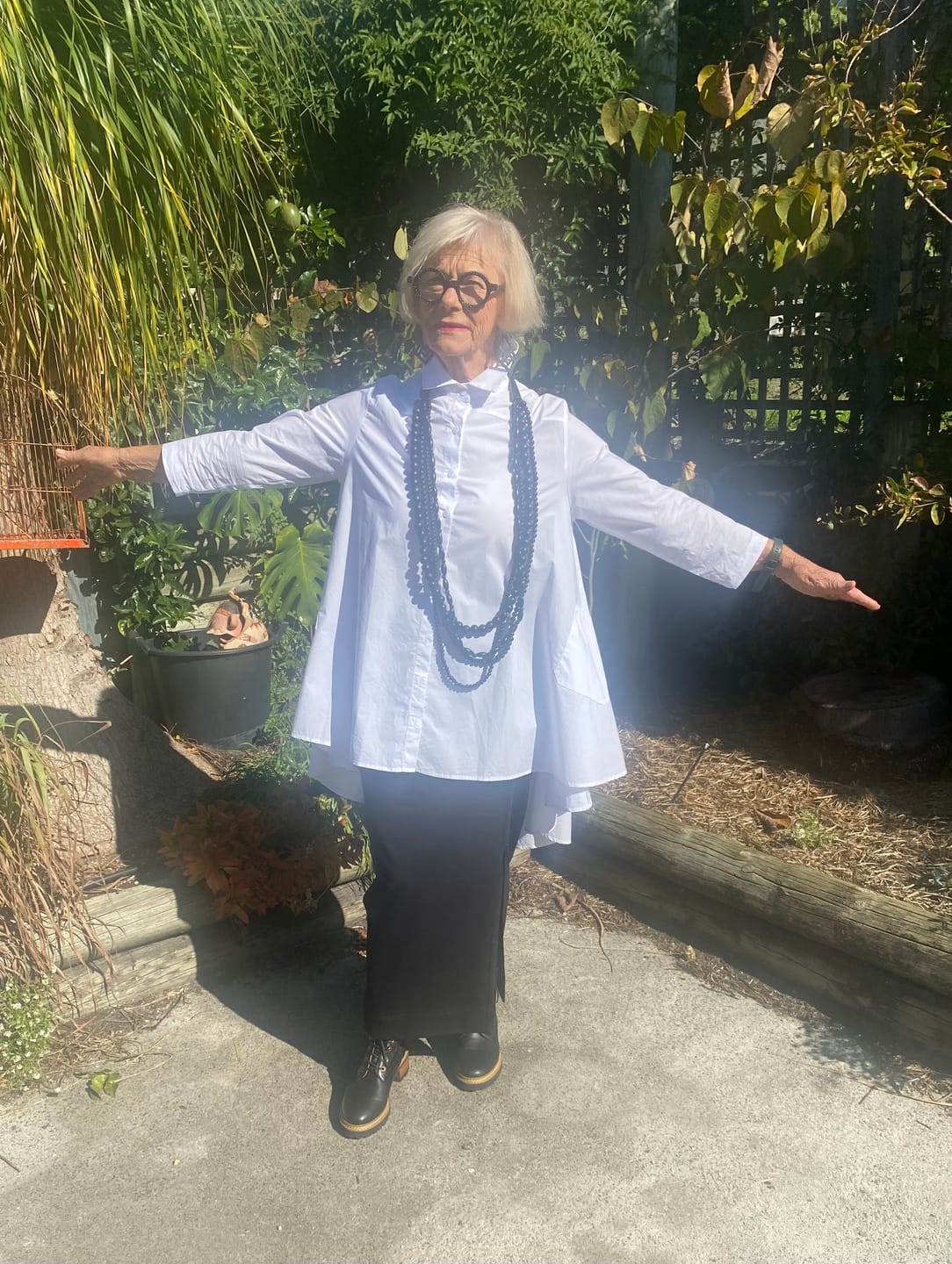 Customer photo review of SWING BACK SHIRT