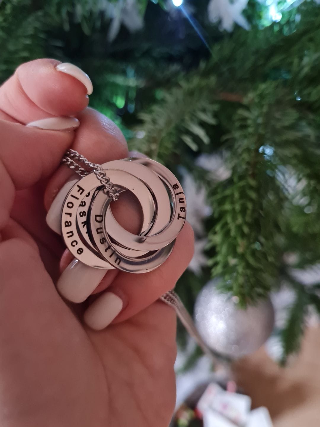 Customer photo review of Necklace with Intertwined Name Circles