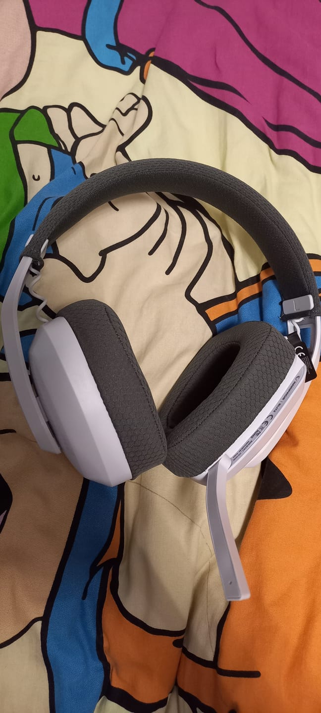 Customer photo review of BLITZ Kablosuz Oyuncu Kulaklığı - Beyaz