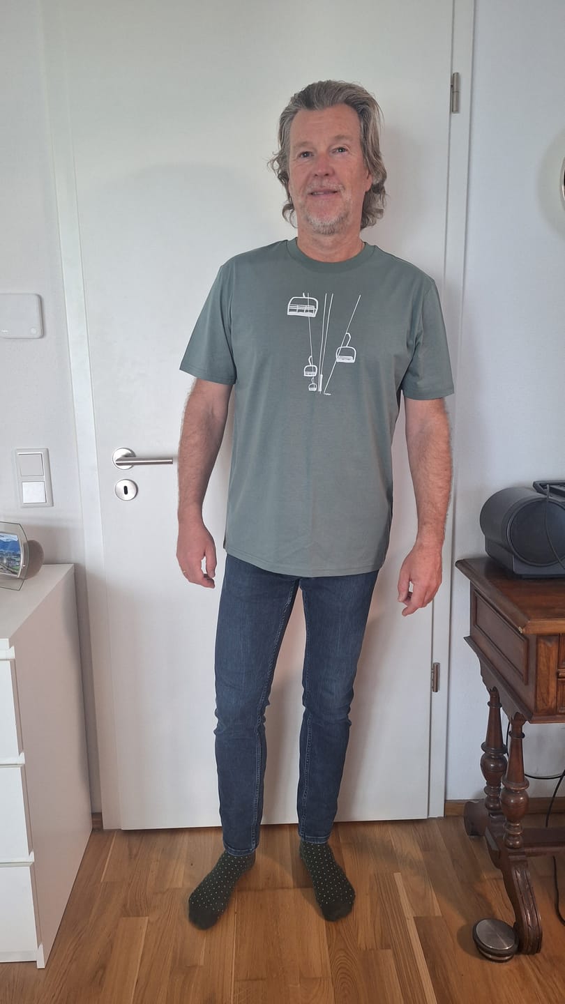 Customer photo review of Sessellift – Herren Premium Organic Shirt