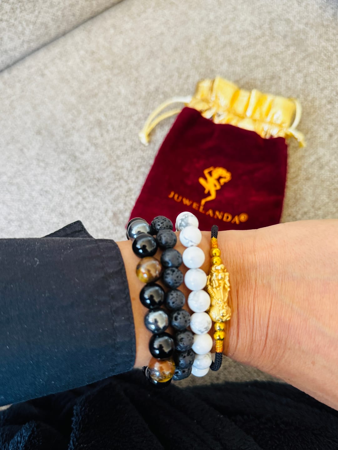 Customer photo review of Pi Yao - Glücksarmband - Seilarmband