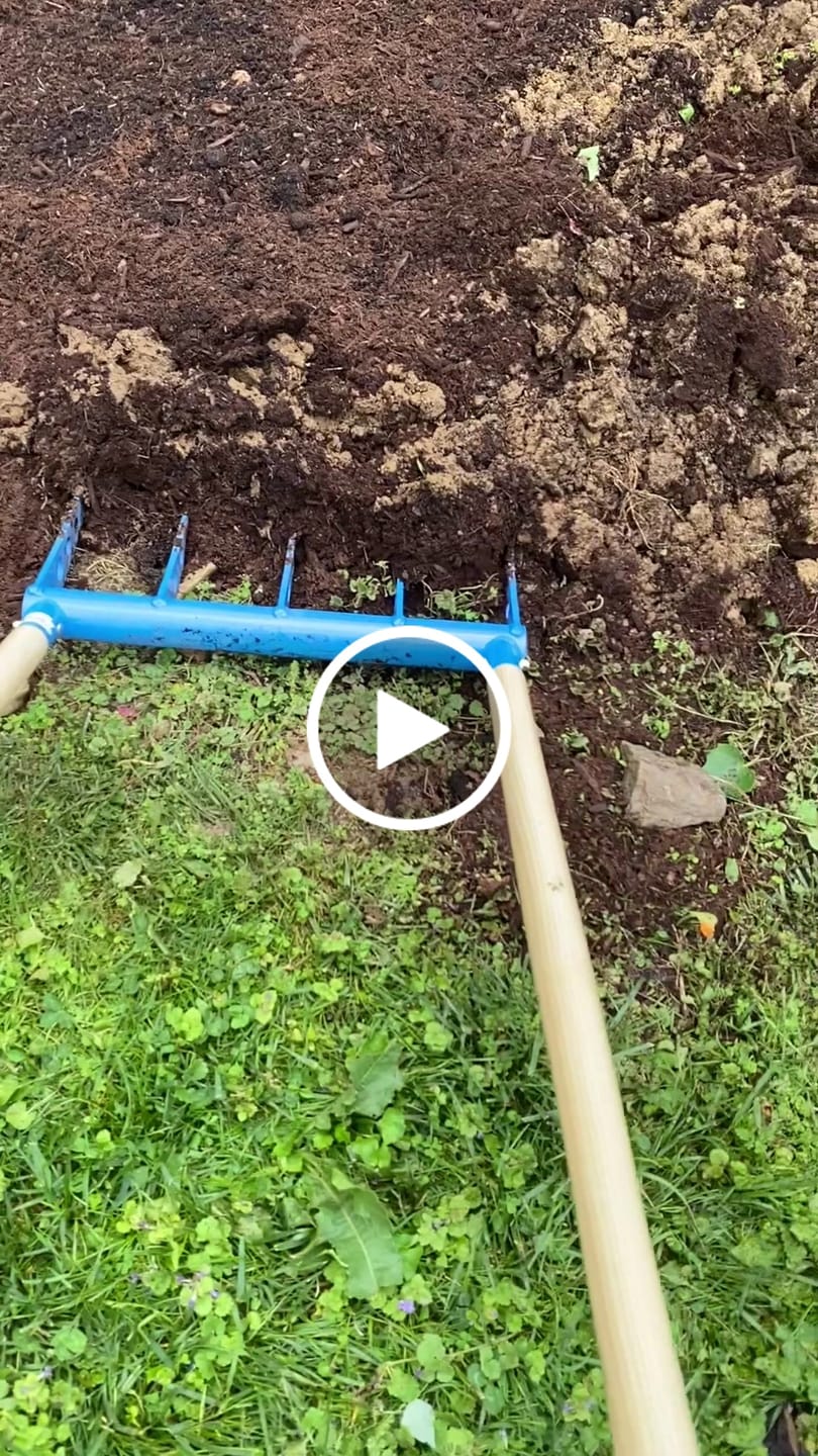 Customer video review of The Cultivator Treadlite Broadfork | 20" wide | 5 tines