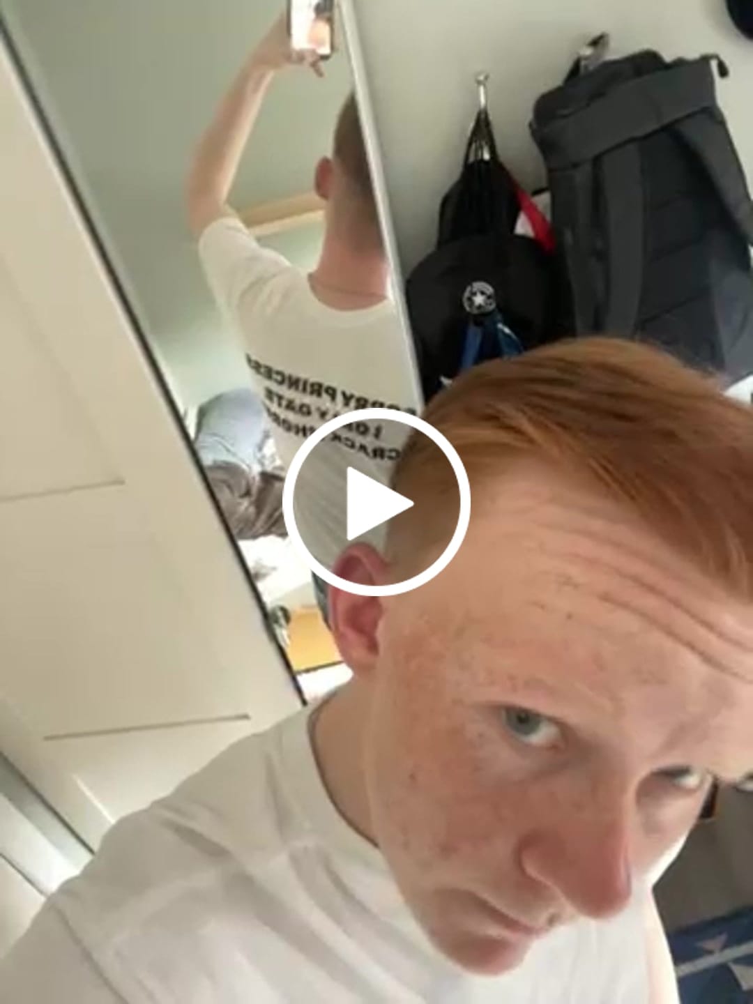 Customer video review of SORRY PRINCESS I ONLY DATE CRACK WHORES  - T-SKJORTE