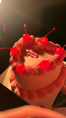 Customer photo review of clara