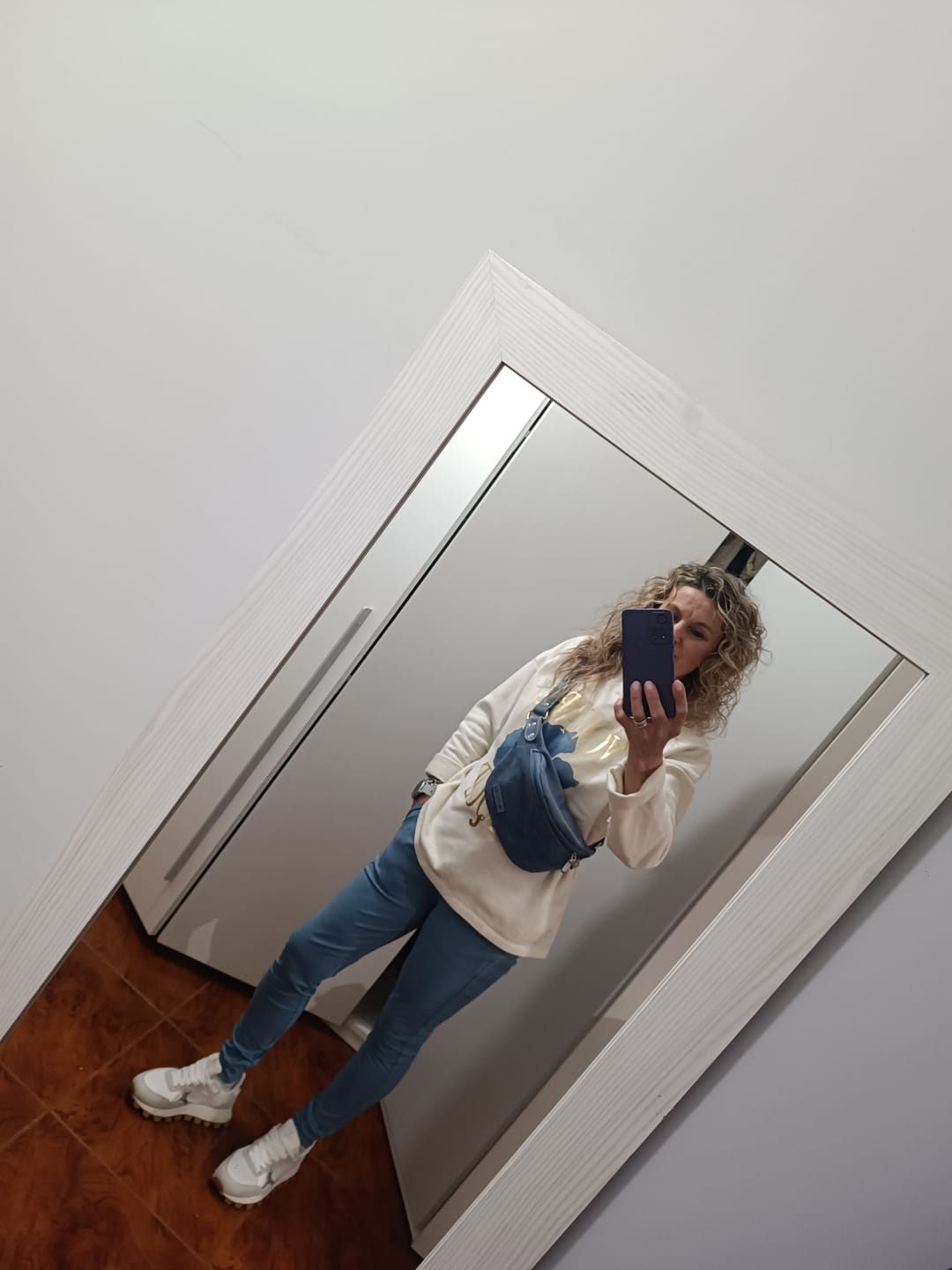 Customer photo review of Riñonera "Elegant Retro Chic Blue Jeans" · Piel / Cuero · Pieza Exclusiva Núm. 16942