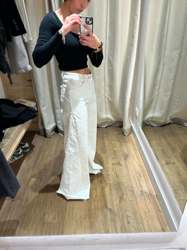 Customer photo review of Pantalón Tachas Corte Lateral White