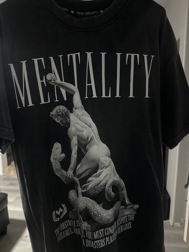 Customer photo review of VENI VIDI VICI -  VINTAGE TEE