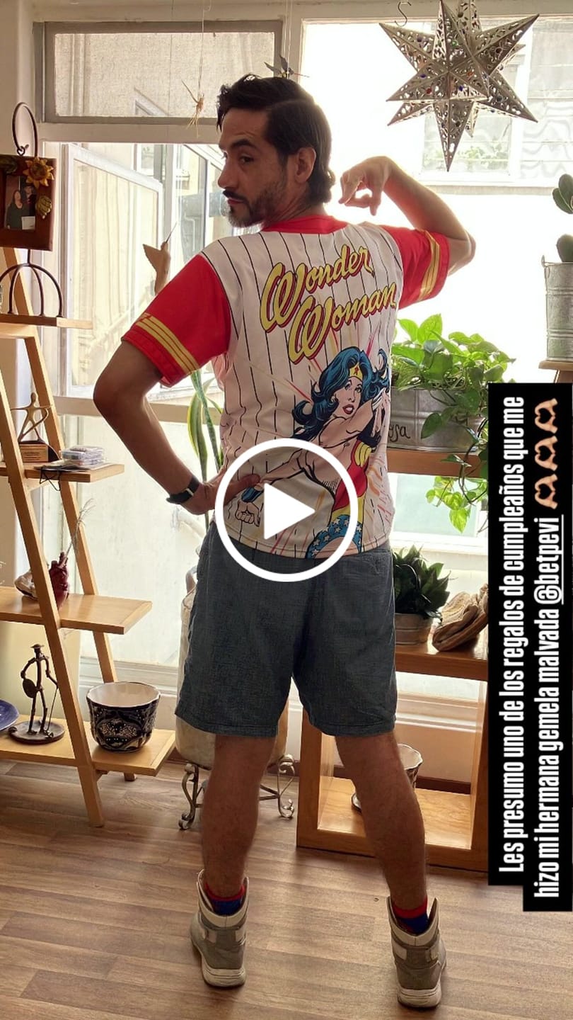 Customer video review of Beisbolera Wonder Woman