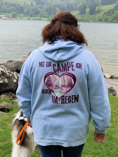 Customer photo review of im Regen Rückendruck | Premium Hoodie unisex