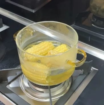 Customer photo review of Premium Glass Soucepan