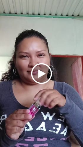Customer video review of Lip Oil Vitamina E Diana Fletes Cherry