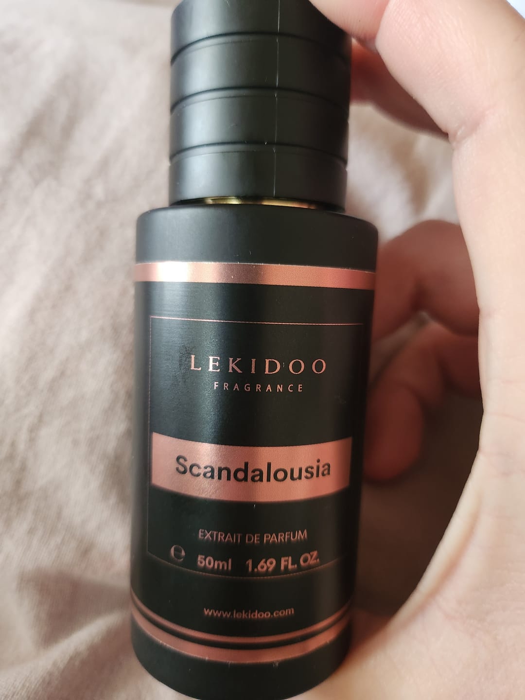 Customer photo review of Scandalousia
