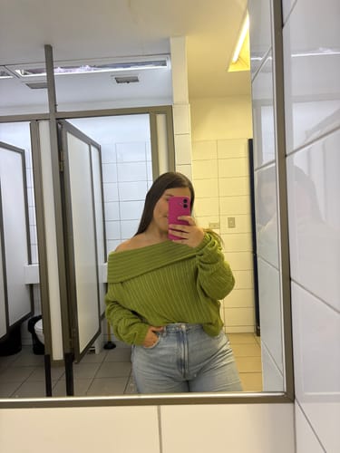 Customer photo review of SWEATER LINA PISTACHO