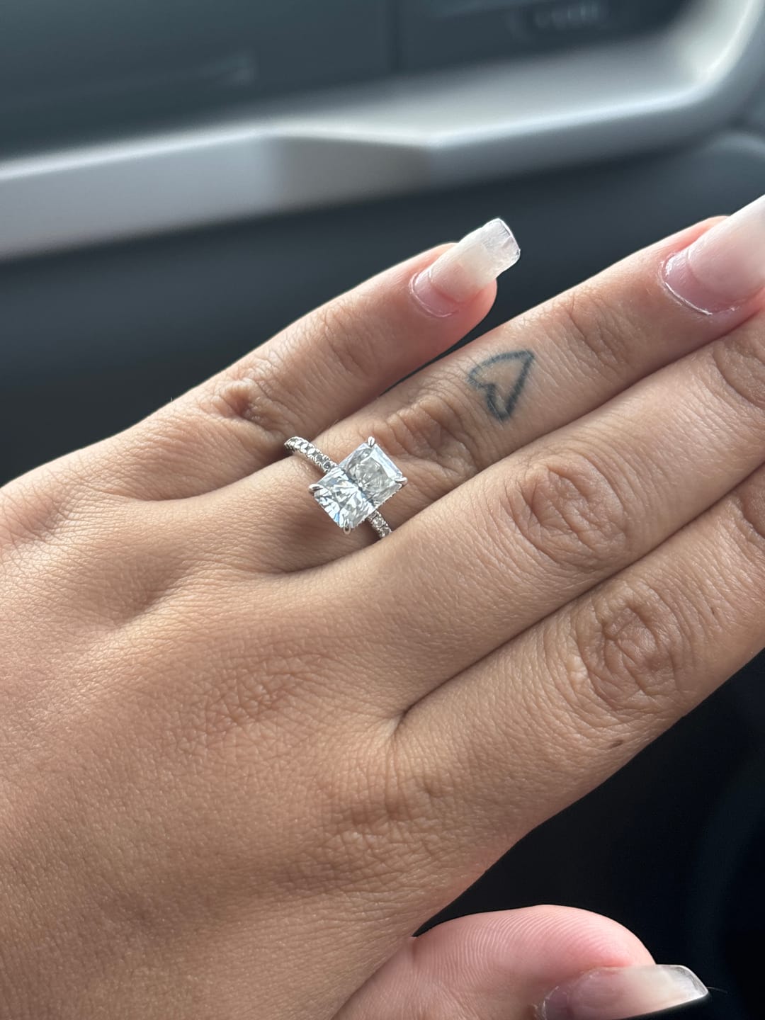 Customer photo review of S925 Moissanite 3.5 Ct Radiant Cut White Gold/Yellow Gold/Rose Gold Wedding Ring For Women