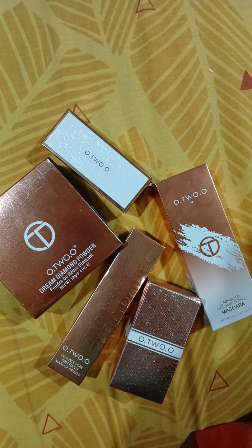 Customer photo review of O.TWO.O HAUTE GALAXY SWIRL LIQUID HIGHLIGHTER