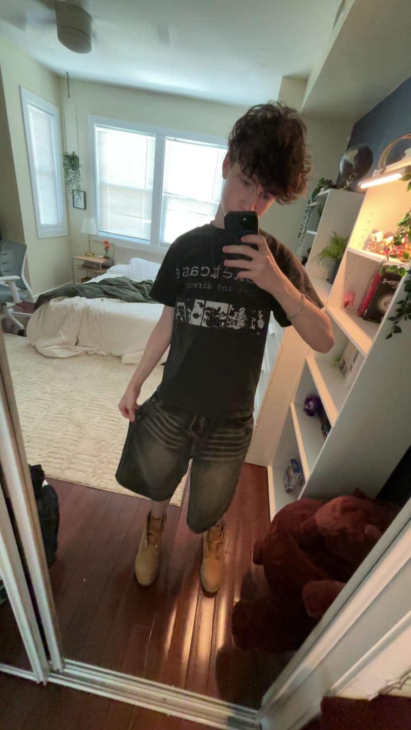 Customer photo review of Aelfric Eden Vintage Washed Longline Jorts