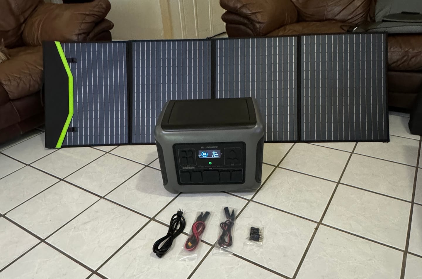 Customer photo review of ALLPOWERS Solar Generator Kit 2500W (R2500 + SP033 200W Solar Panel)