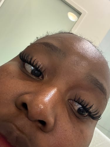 Customer photo review of Flora Lash Kit