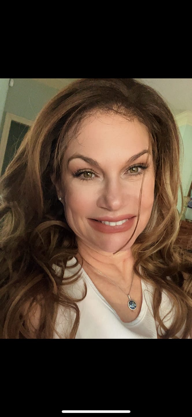 Customer photo review of Sensationnel Cloud 9 Glueless What Lace Swiss 13x6 HD Lace Front Wig - ZELENA