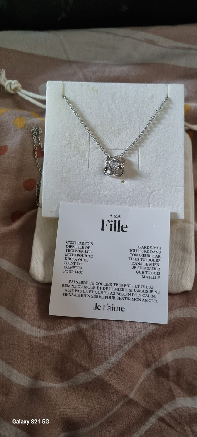Customer photo review of À ma Fille - J'ai serré ce collier avec mon amour