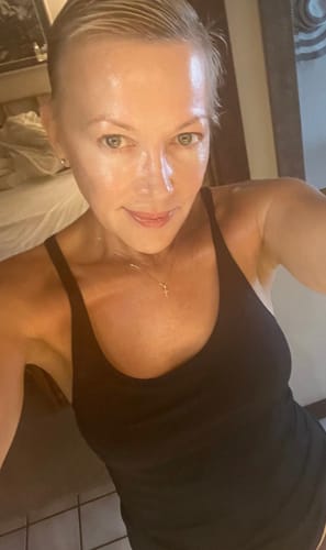 Customer photo review of Besque™ Magic Body Oil - 100ml