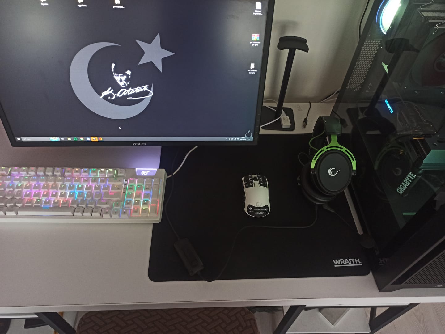 Customer photo review of Wraith Litepad Mousepad