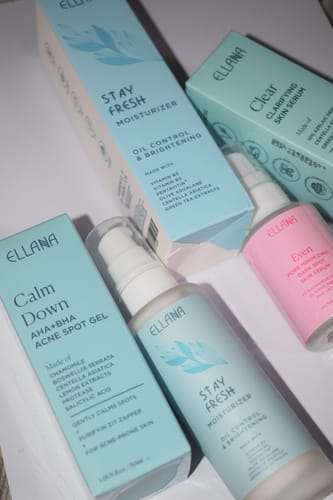 Customer photo review of Stay Fresh Moisturizer Controls Oil and Brightens