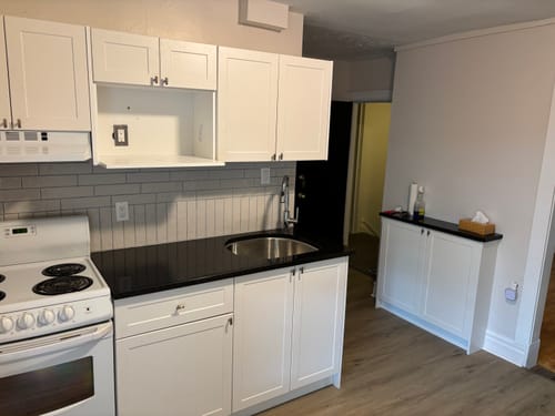 Customer photo review of 23" Wide Base Cabinet With Drawer On Top - Thermofoil Doors