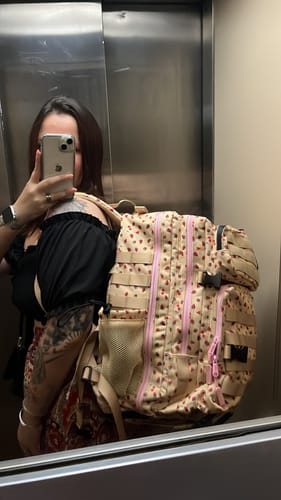 Customer photo review of Mochila Táctica V1 45L All in Strawberry
